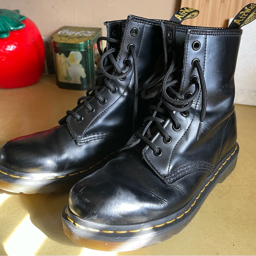 1460 WOMEN'S SMOOTH LEATHER LACE UP BOOTS